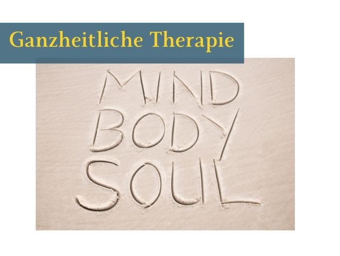 ganzheitliche-therapie-700x526 Ganzheitliche-therapie-body-mind-soul-schrift-im-sand