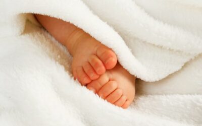 Wenn die Haut schuppt und juckt: Wie Eltern trockene Haut bei Babys lindern können
